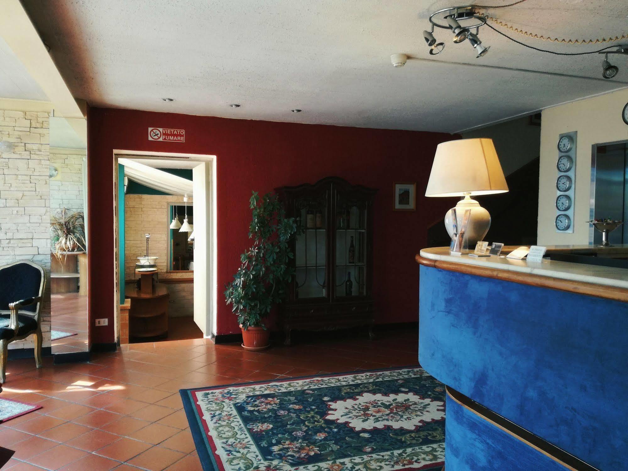 Hotel Astoria อัลโตพาสซิโอ ภายนอก รูปภาพ